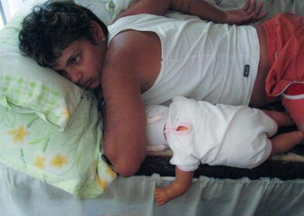 ���򣺾�ͷ�µ����Ů���˼������ͼ��