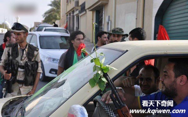 �����ƶ���������ķ��Ϊ׳�� ����ǰ�����侲(��ͼ)