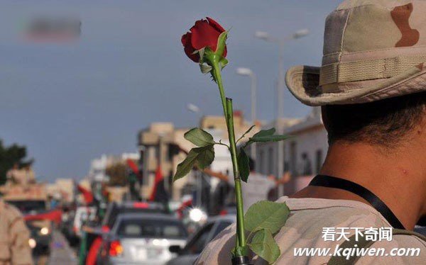 �����ƶ���������ķ��Ϊ׳�� ����ǰ�����侲(��ͼ)