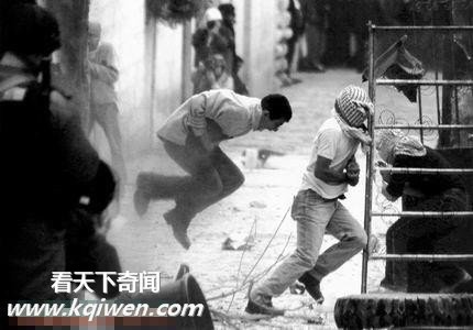 ͸�ھ�ͷ����ս���н�����ǹɱ�������˲��(��ͼ)